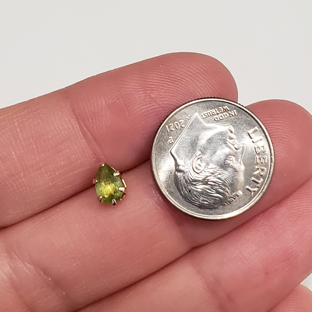 Peridot Gold earrings